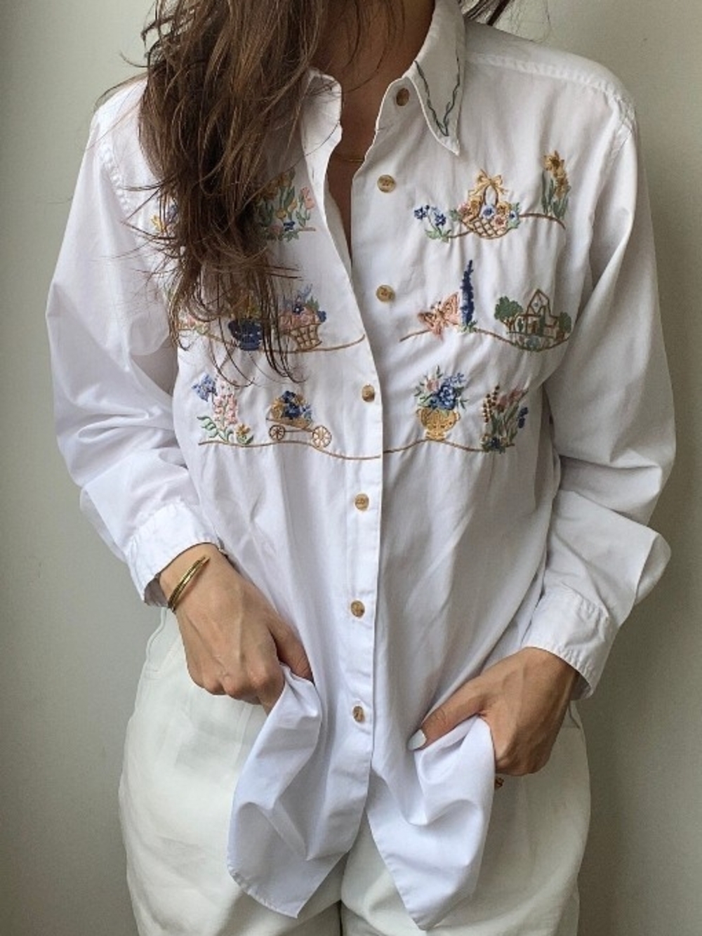 Erika White Shirt with Pink and Green Embroidered Wreath